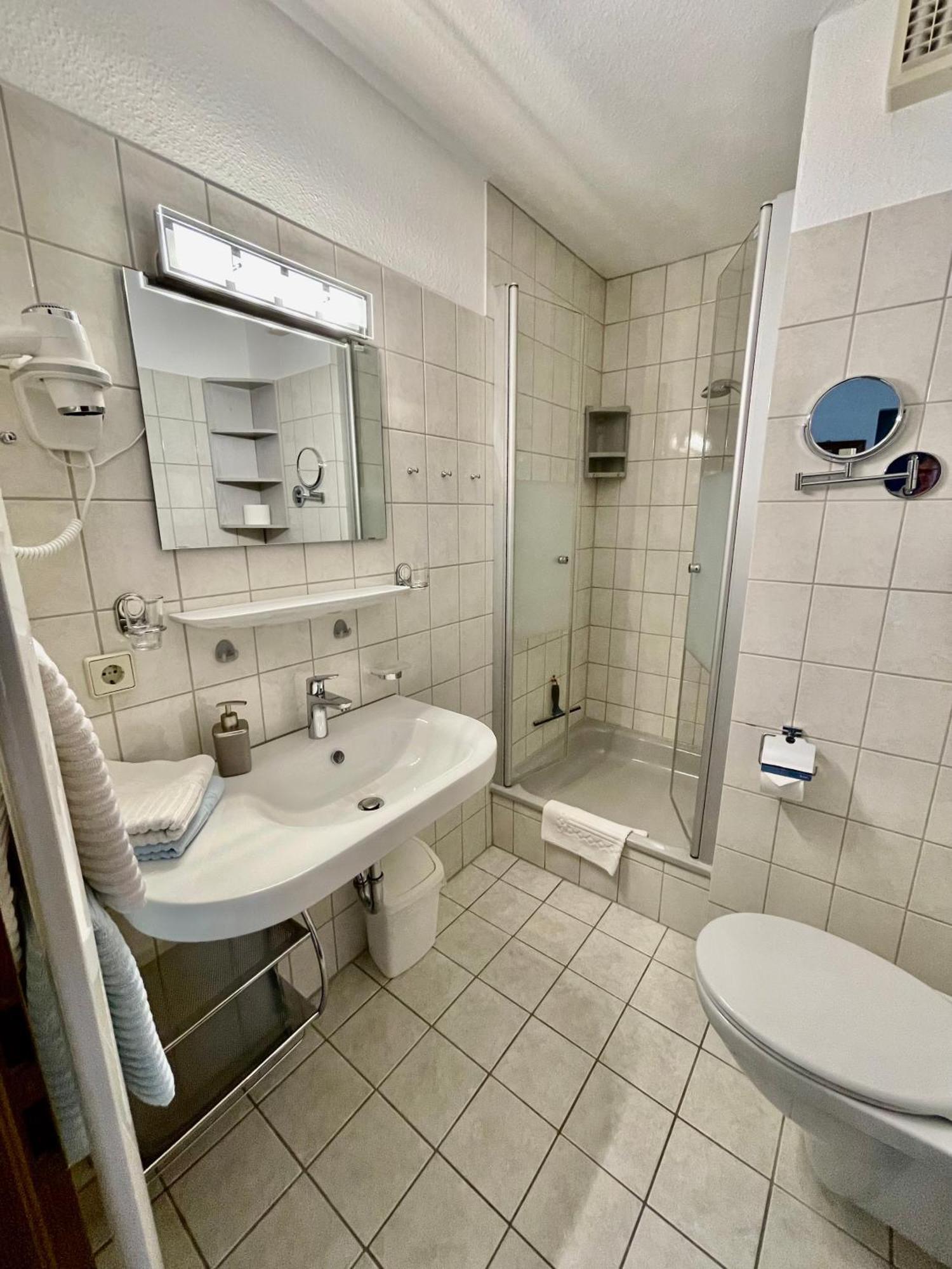 Gasthof-Ferienwohnung Zur Zweere วิลลิงเงิน ภายนอก รูปภาพ